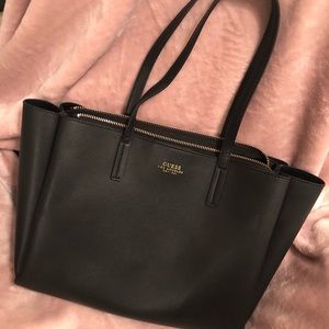 Guess tote model VG709623